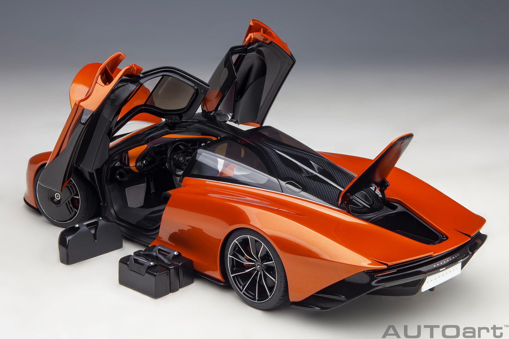 Autoart 76088 1/18 McLaren Speedtail (Volcano Orange) – Futuretoyz