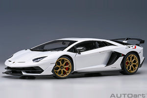 Autoart 79217 LAMBORGHINI AVENTADOR SVJ (BIANCO ASOPO/PEARL WHITE)